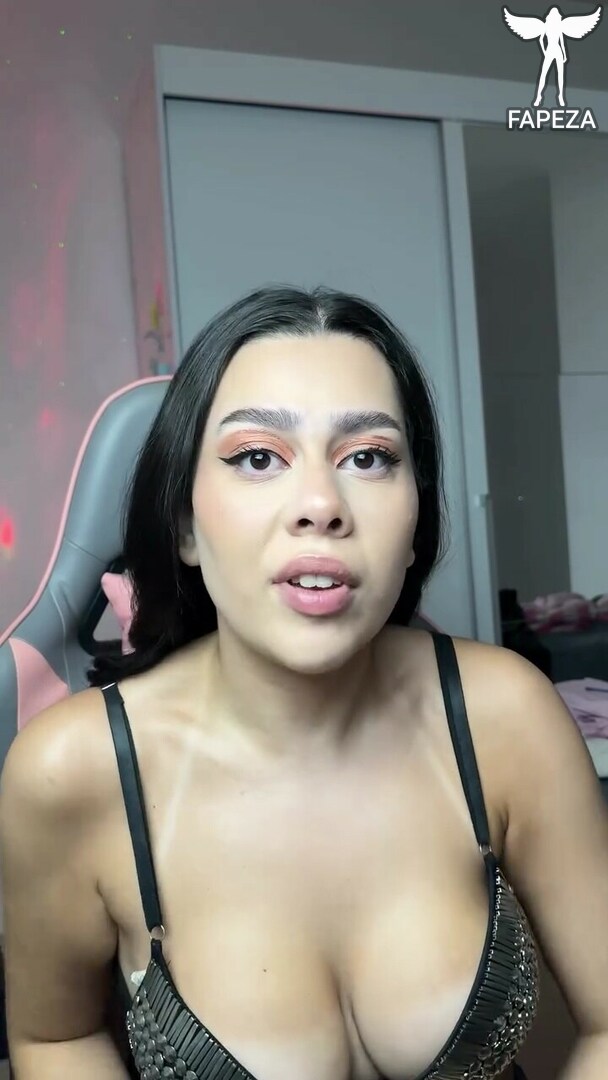 Julia Alvarenga