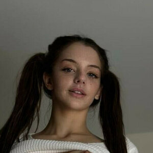 Lesi_Moon