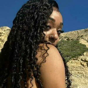 therealyellaa